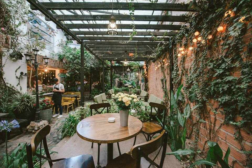 sv 2 - Top 4 phong cách thiết kế quán cafe sân vườn hot nhất 2021