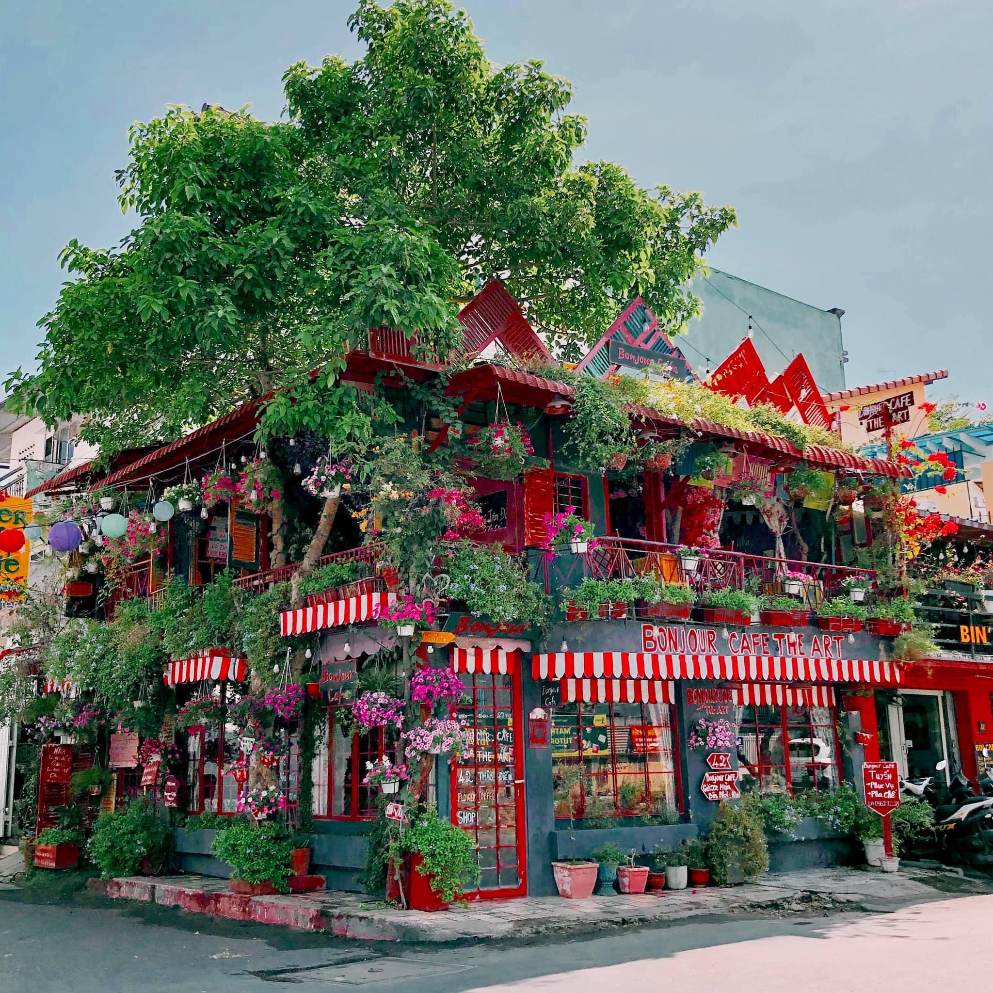 Khu vườn Paris cổ tích tuyệt đẹp tại Bonjour Cafe The Art 17 Khu vườn Paris cổ tích tuyệt đẹp tại Bonjour Cafe The Art 16