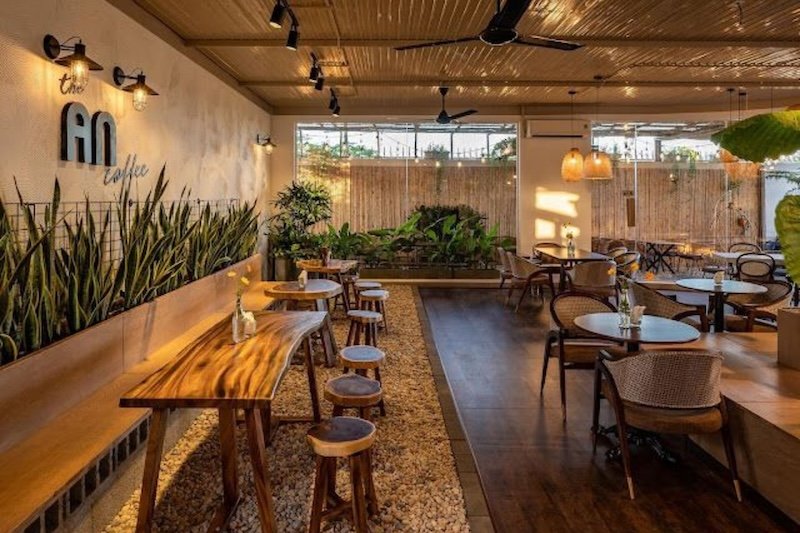 [báo giá] 10+ mẫu thi công, thiết kế quán cafe kiểu pháp 12