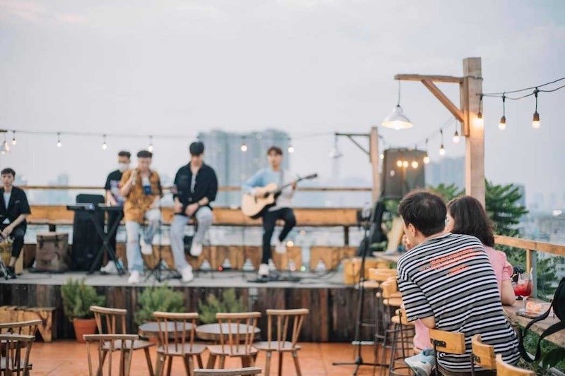 [Báo Giá] 10+ Mẫu thi công, thiết kế quán cafe sân thượng (Rooftop) 13