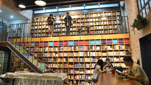 6 Bí quyết thiết kế cafe sách vừa đẹp vừa độc đáo 10 6 Bí quyết thiết kế cafe sách vừa đẹp vừa độc đáo 10