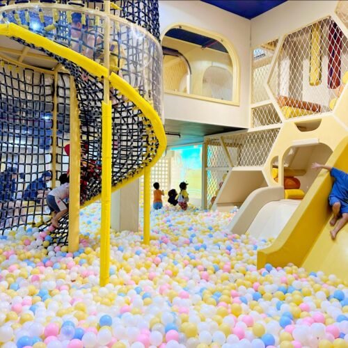 Beehive Premium Kids Cafe